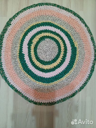 Коврик вязаный круглый