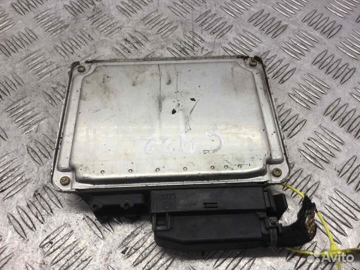 Блок управления двигателем Volkswagen Golf 0369060