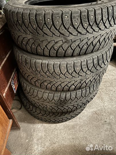 Nokian Tyres Hakkapeliitta 4 215/65 R16 102M