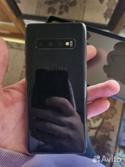 Samsung Galaxy S10, 8/128 ГБ