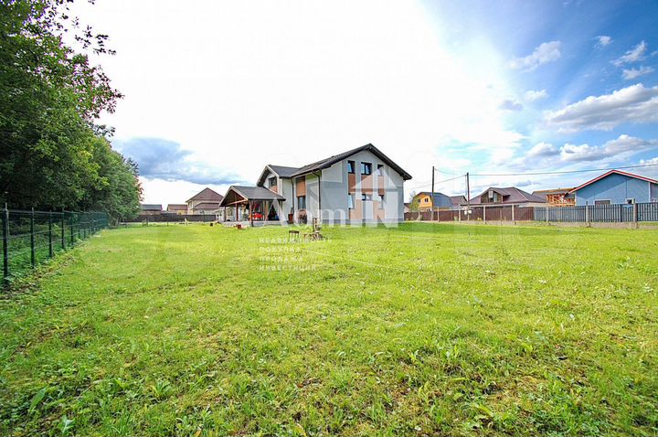 Дом 264 м² на участке 20 сот.