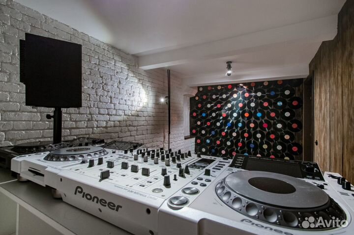 DJ Практика (студия) и Synth Room