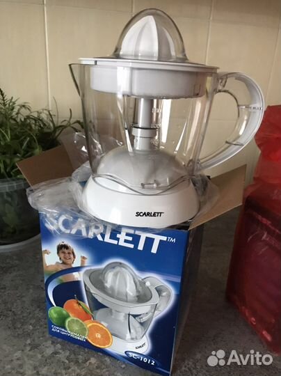 Соковыжималка для цитрусовых Scarlett SC-1012