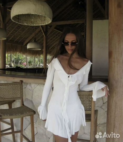 Белое мини платье