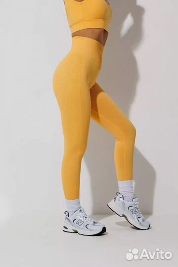 Комплект бесшовной спортивной одежды