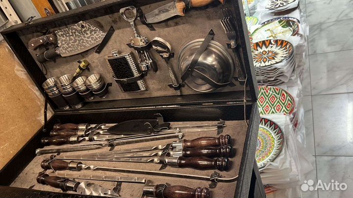 Набор шампуров в чемодане