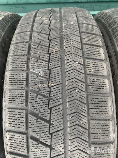 Bridgestone Blizzak VRX 215/60 R17 96Q