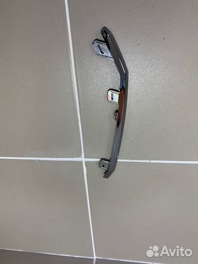 Накладка решетки радиатора Toyota Land Cruiser