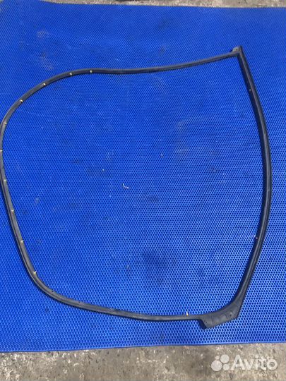 Уплотнитель двери передний правый солярис 1