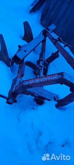 Плуг на трактор