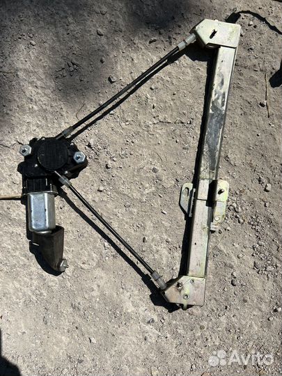 Стеклоподъемник priora