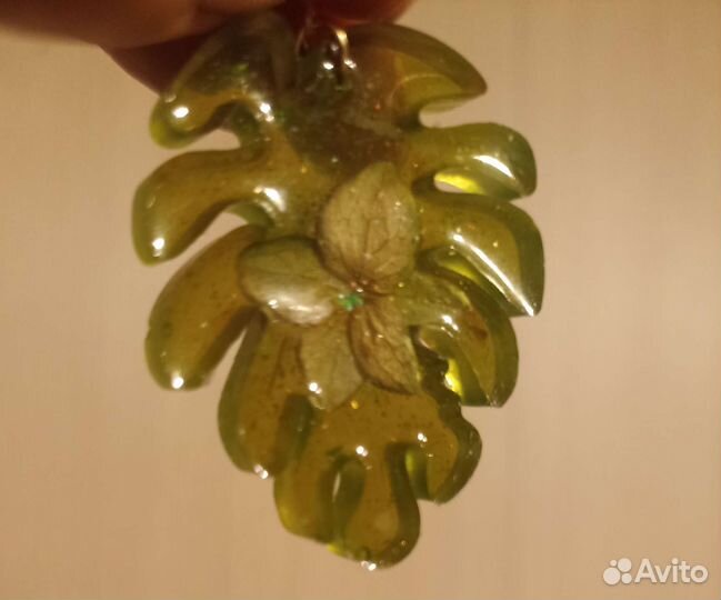 Подвески, серьги, браслеты-эпоксидная смола, бисер