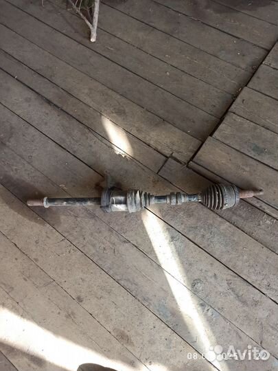 Продам передний привод Ниссан их трейл 2001 г