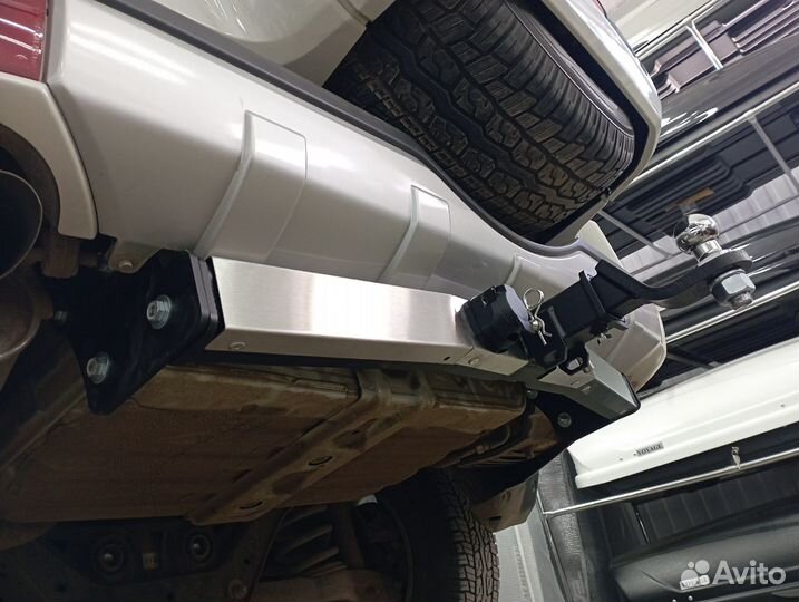 Фаркоп Mitsubishi Pajero 4 квадрат нержавейка
