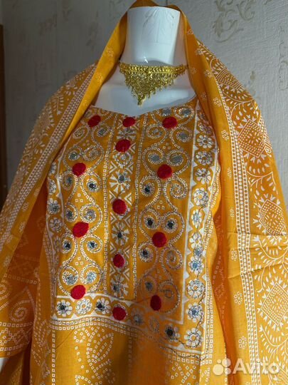 Новый индийский костюм