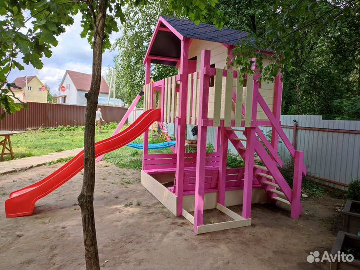 Детский домик на сваях