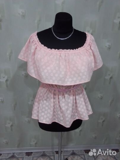 Блузка с открытыми плечами новая