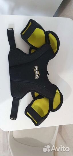 Нагрудник хоккейный