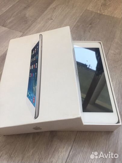 iPad mini первый(без сим)