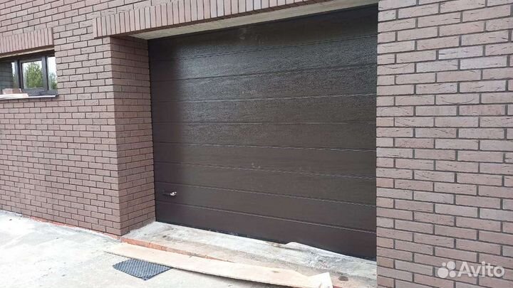 Ворота секционные гаражные