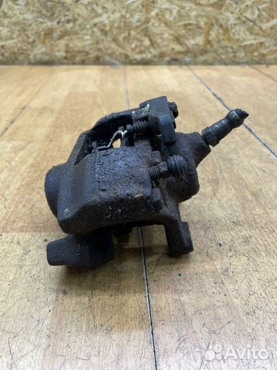 Тормозной суппорт задний правый Mercedes S-Class