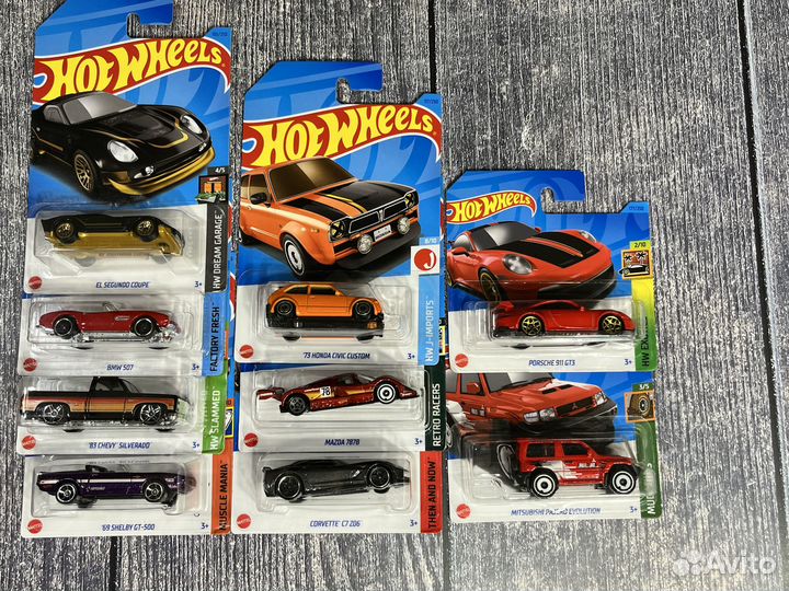 Машинки HOT wheels L case 2023 года