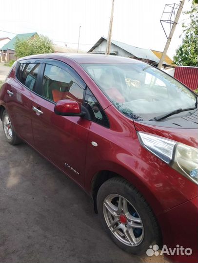 Nissan Leaf AT, 2011, 151 000 км