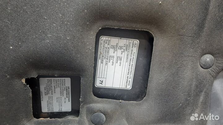 Капот Subaru Tribeca (B9), 2008