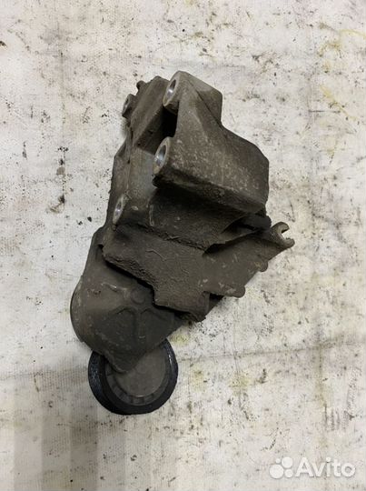 Кронштейн генератора Ford Focus 1 (Zetec 2.0 )