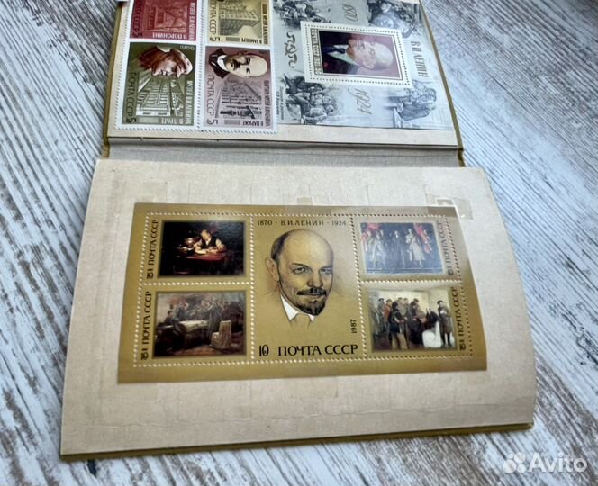 Коллекционный набор марок и значков Ленин
