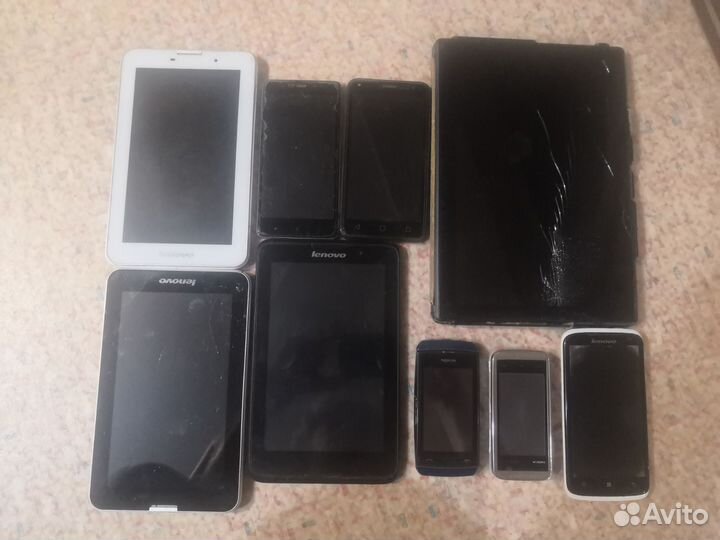 Планшеты и телефоны на запчасти Lenovo и др