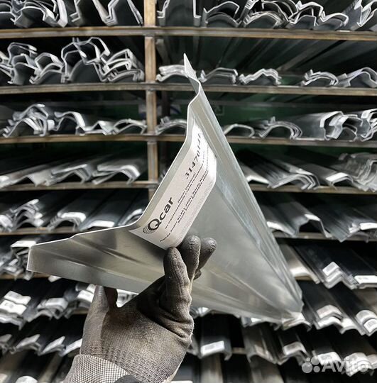 Порог левый Mazda Xedos 9, Eunos 800, Millenia 199