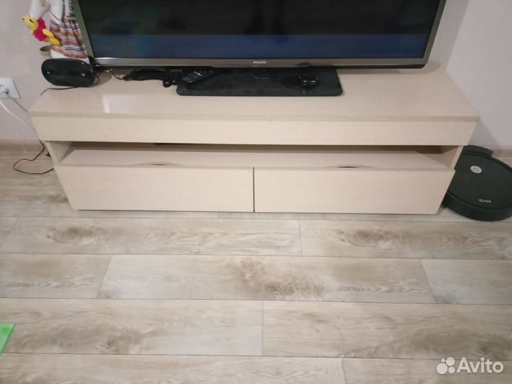 Тумба под телевизор