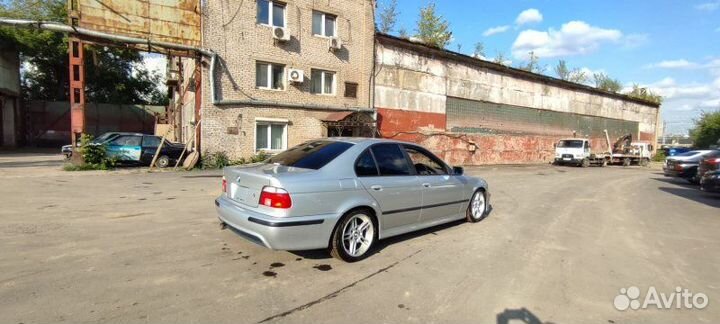 В разбор Bmw 523I E39 M52B25 2000