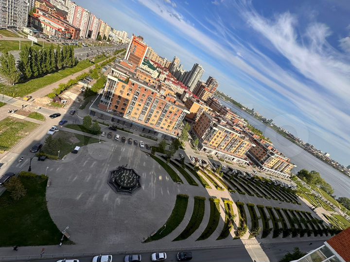 3-к. квартира, 100 м², 14/16 эт.