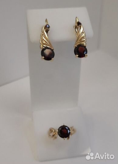 Комплект пара серёг +кольцо с гранатами