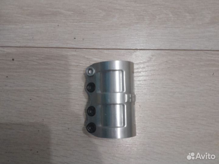 Зажим для трюкового самоката hipe