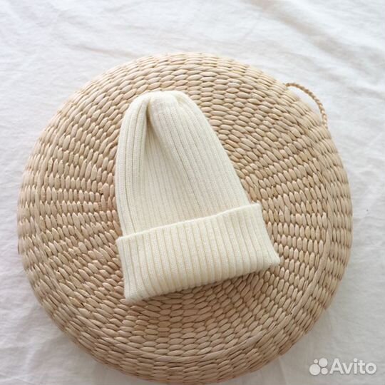 Шапка молодежная однотонная