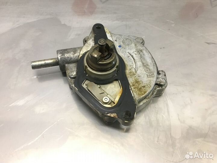 Насос вакуумный Mercedes C-Class W203 M271 1.8I