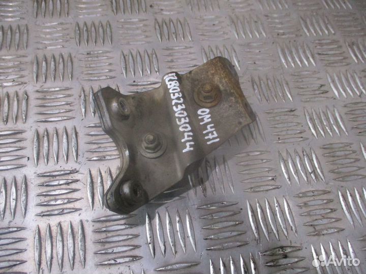 Кронштейн Mercedes-Benz A4711404140