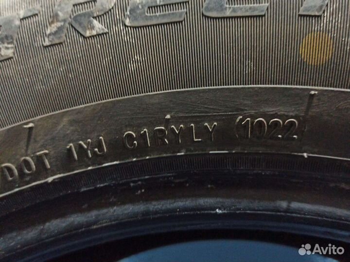 Blackhawk Ice Prey HW06 215/65 R16 98T