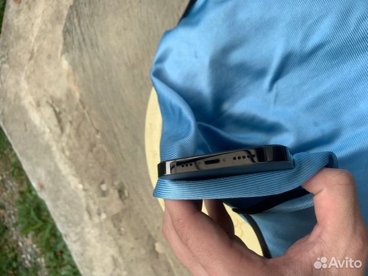 Телефон iPhone 14 pro