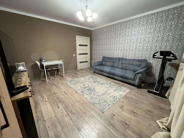 2-к. квартира, 74 м², 3/10 эт.