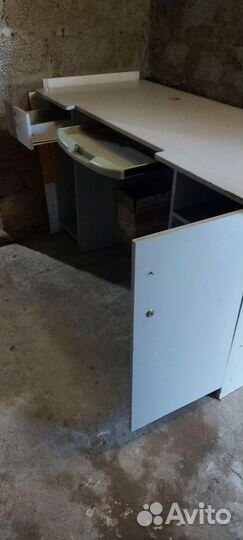 Письменный стол