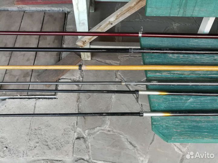 Удочки рыболовные и другие снасти