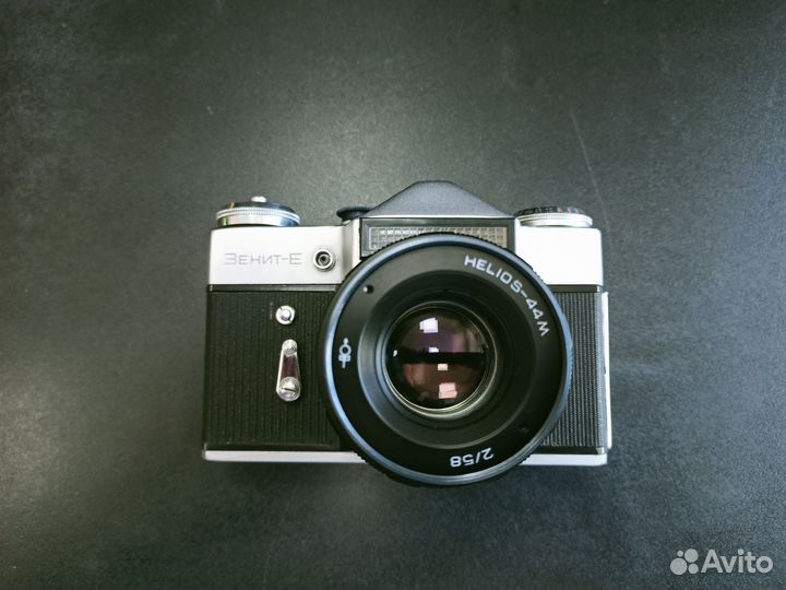 Пленочный фотоаппарат зенит е