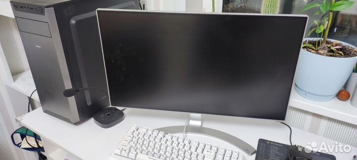 Монитор LG 24MP88HV-S белый
