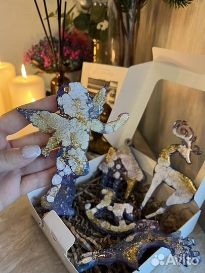 Набор новогодних игрушек из эпоксидной смолы