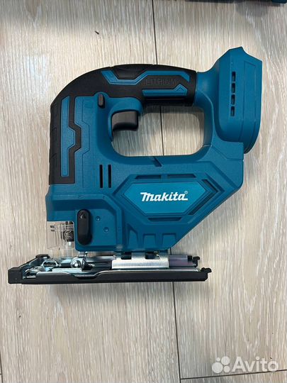 Лобзик аккумуляторный Makita 18V