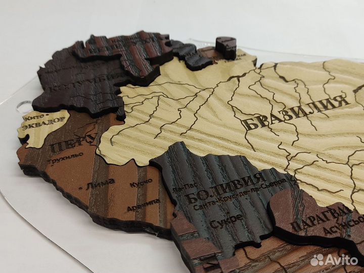 Карта мира из дерева с глубокой фактурой Рейнфорес